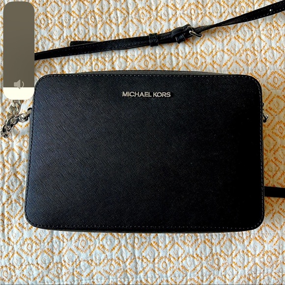 Michael Kors Purse - Picture 1 of 3